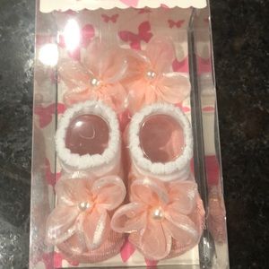 Baby girl socks and headband